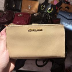 MK Wristlet Wallet Phone Holder 