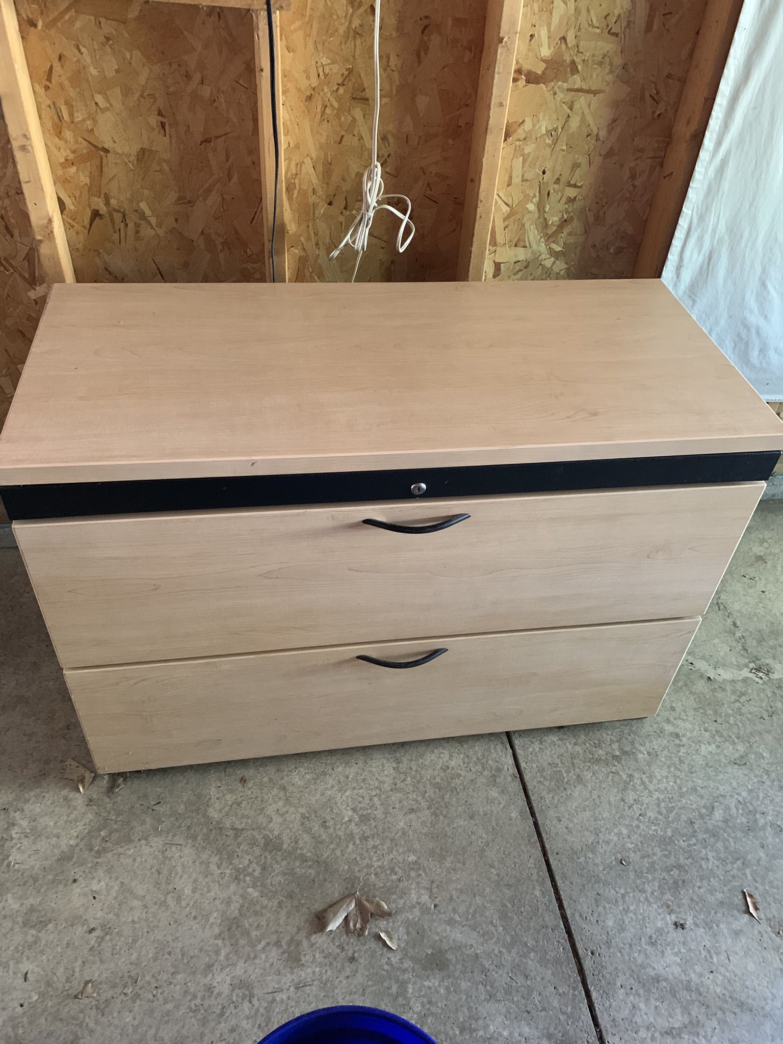 Filing Cabinet / Drawers