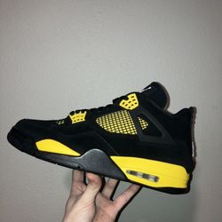 Jordan 4 Retro “Thunder” Size 12 Men’s 