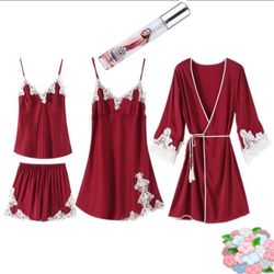 WOMEN'S FOUR PIECE PAJAMAS WITH A MINI PERFUME