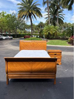 Beautiful Bed Frame Queen Size Real Wood, Box Spring, Mattress and Nightstand Like New