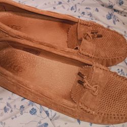 UGG Loafers (Size 8)