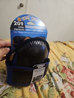 Knee pad trocell