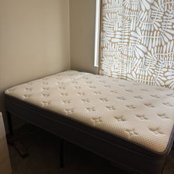 Full Size 10” Hybrid Mattress And 18” Platform Frame