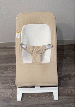 BABY PORTABLE BOUNCER!