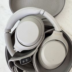 SONY XM4 FOR SALE BARELY USED