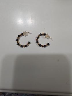 118k Japan Gold Hoop Earrings With Onyx