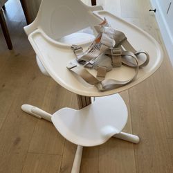 Nomi Baby Chair