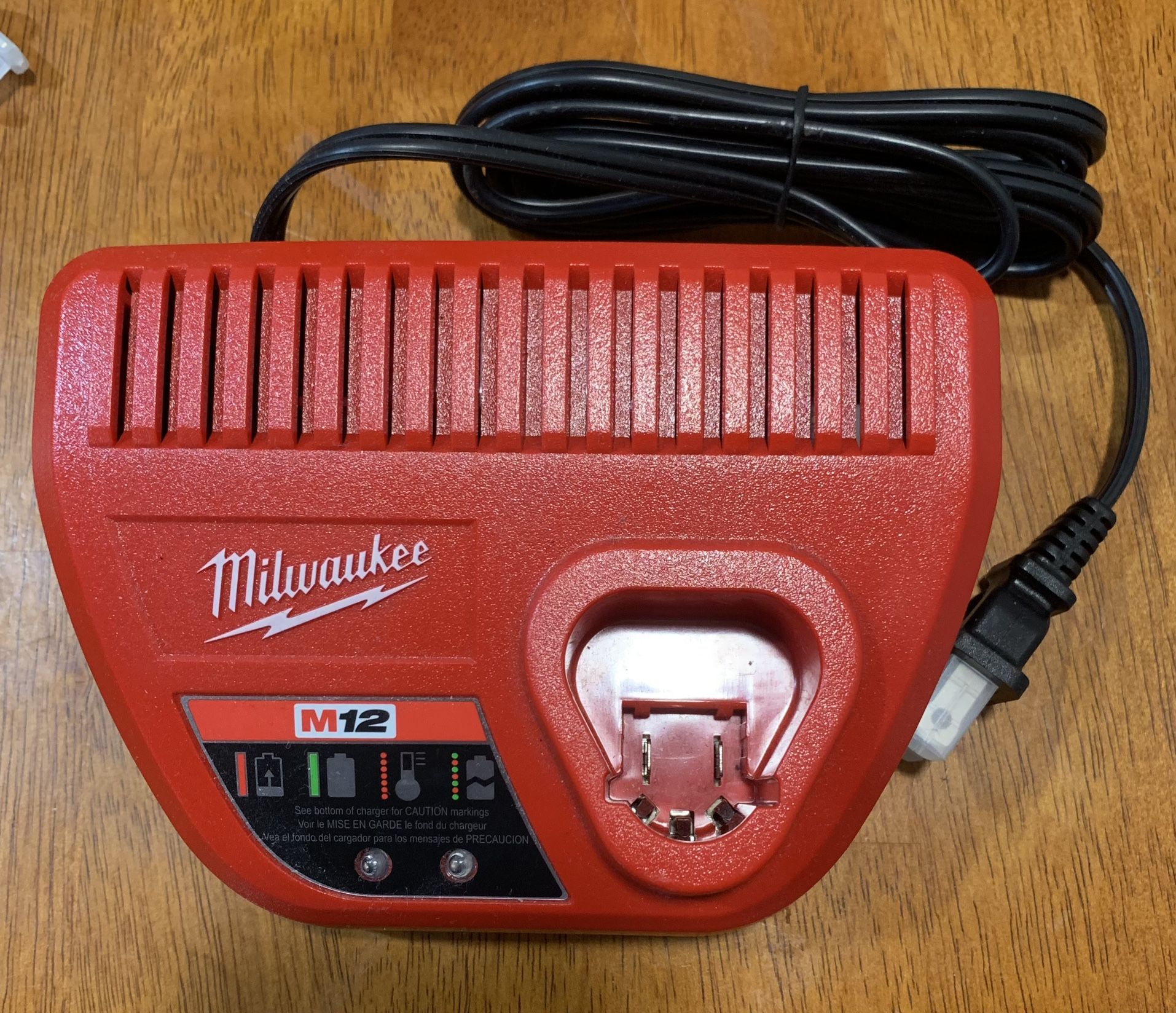 Milwaukee 12v charger