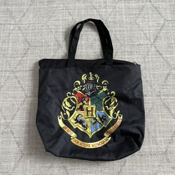 Harry Potter Hogwarts School Crest Black Tote Zipper Bag