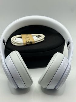 (Authentic) White Beats Solo3 Bluetooth Wireless Headphones #2448