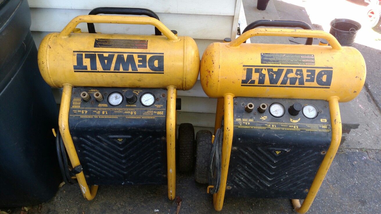 2 DeWalt air compressors 4.5 gallon tank