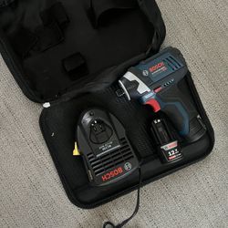 Bosch PS41 12V Max Cordless Impact Driver Kit 