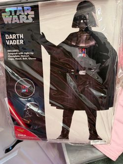Darth Vader disney kids costume. Comes with mask. Size 8 to 10