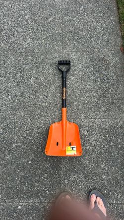 Snow shovel packable