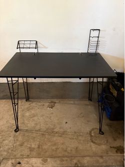 Gaming desk