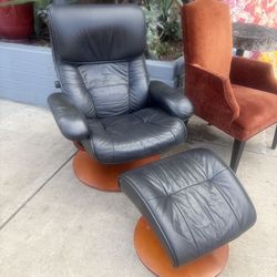Leather recliner with Ottoman