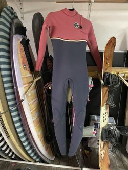 4/3 Women’s Ripcurl E Bomb E6 Size 10 (regular Clothes Size 6)worn Once