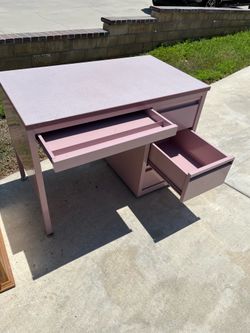 Metal desk heavy duty