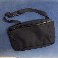 CHROME INDUSTRIES SLING BAG