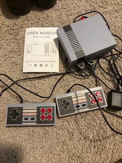 Retro Mini TV Game Console 500 Built In Games 2 Controllers Powers On