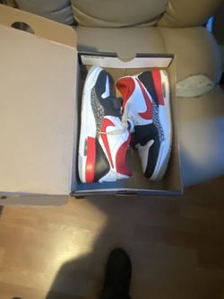 Air Jordan Legacy 312 Size 6 GS