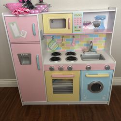 Children’s Play Kitchen with Accessories 
