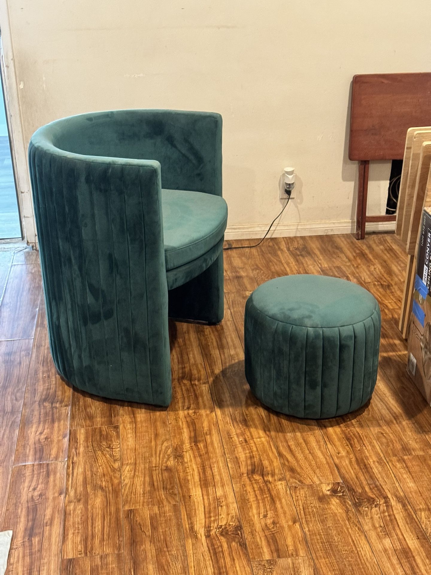 Funky Green Chair With Ottoman