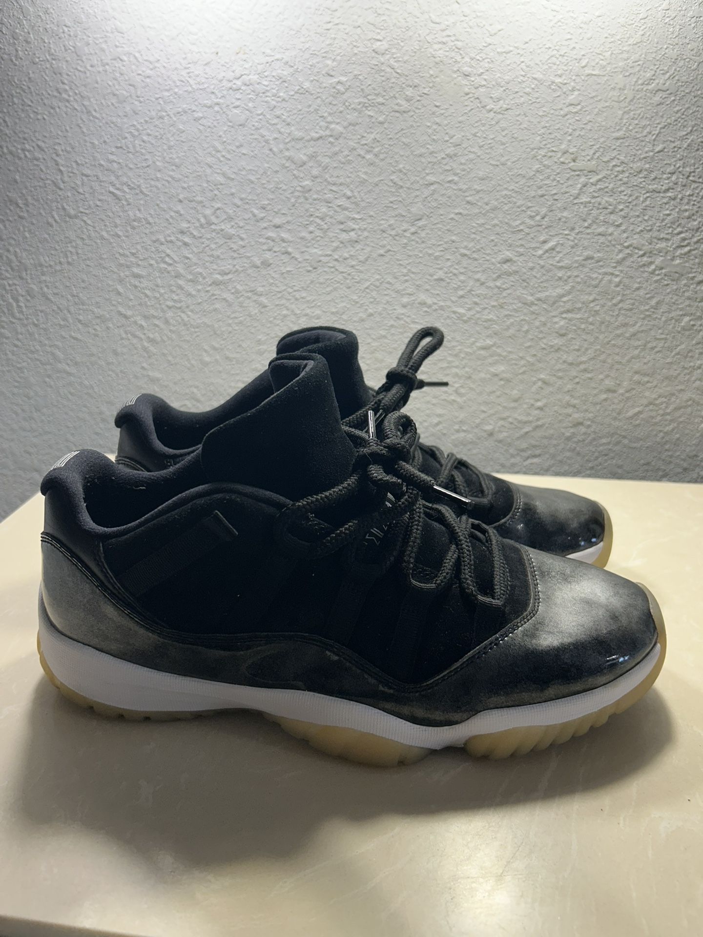 Air Jordan 11 Retro Low Barons Size 10
