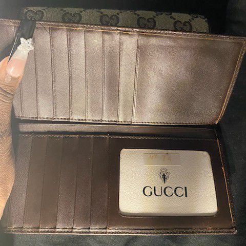 Vintage Gucci Wallet 💳