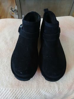 Brand new bear paw short boots size 10
