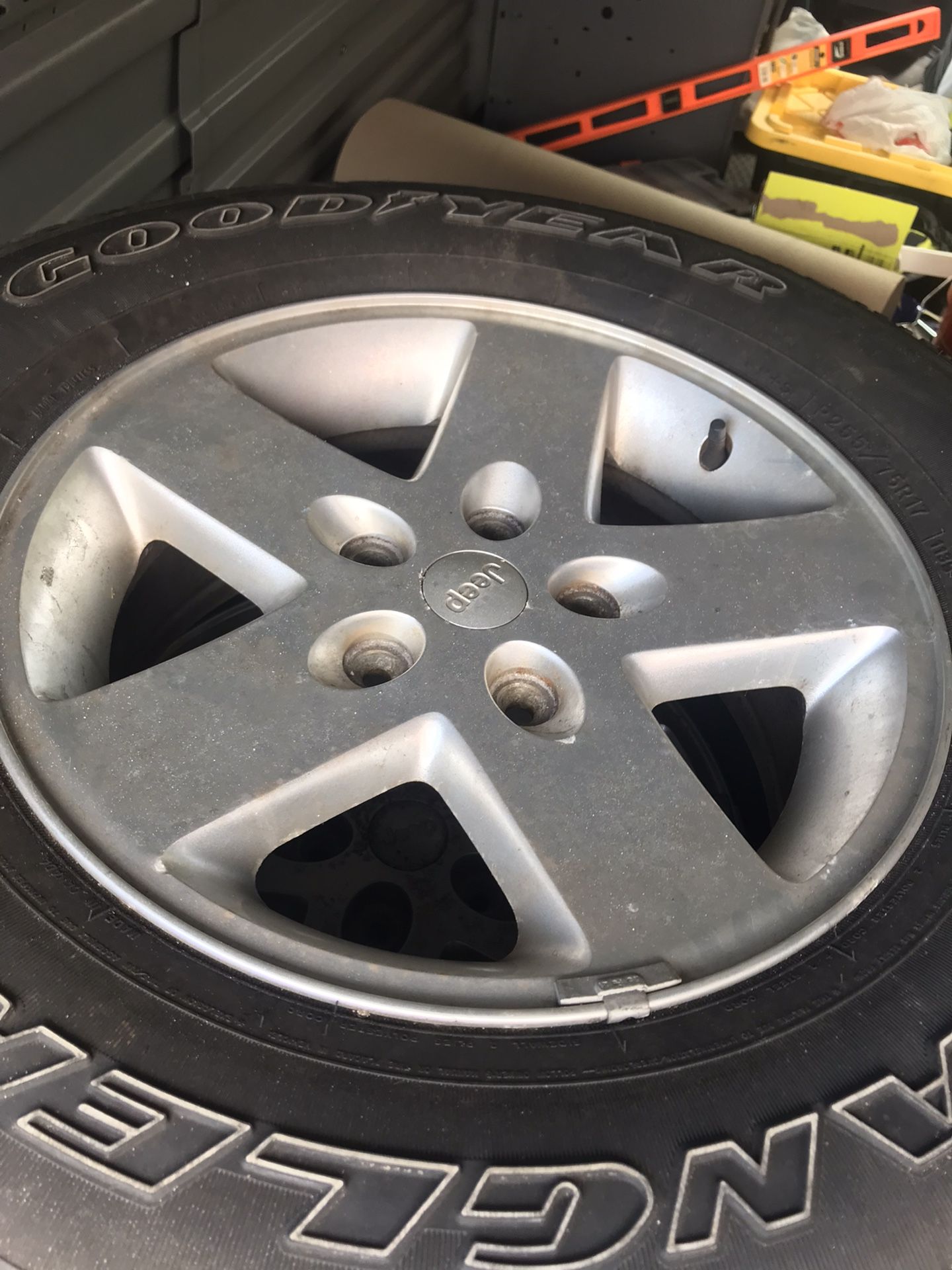 5 Jeep Wrangler Factory Wheels And 5 Tires 255x75x17