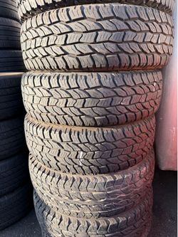 235/75r15 marca COOPER en perfectas condiciones de vida las 4