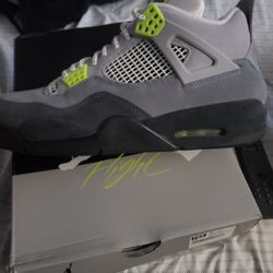 Jordan Retro 4 Neon 95