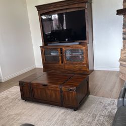 Entertainment set,  coffee table with 2 end tables 