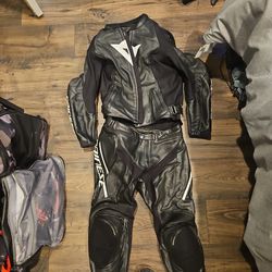 Dianese 2 piece leather suit