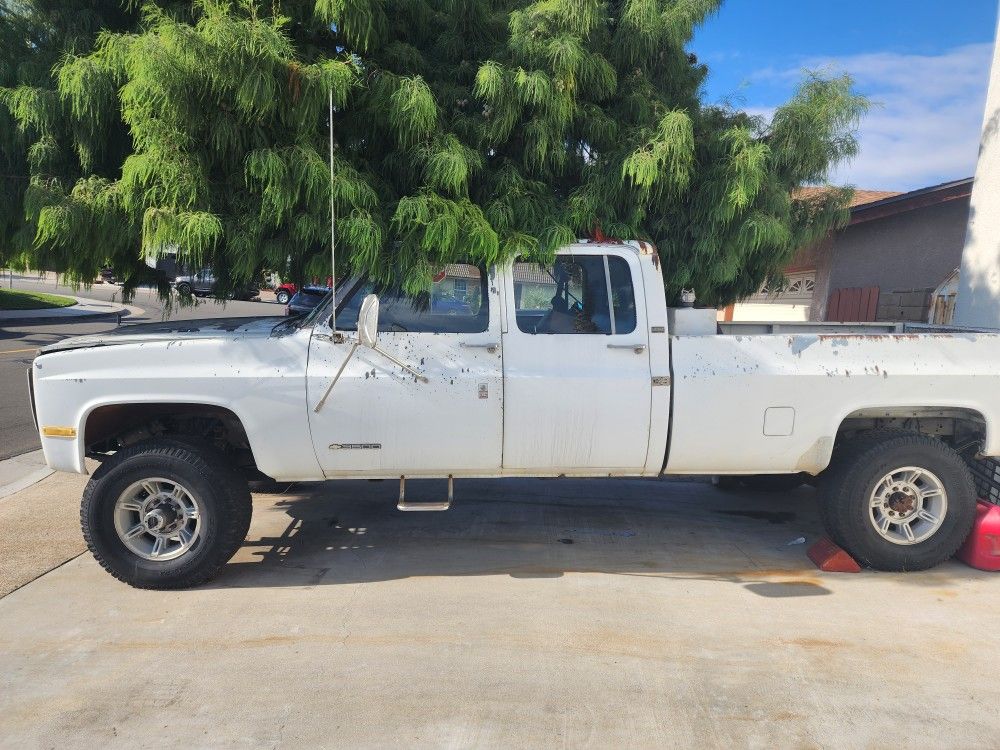1990 Chevrolet R/V 3500 Series