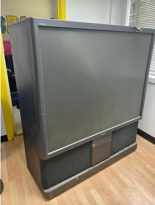 65 Projection Tv