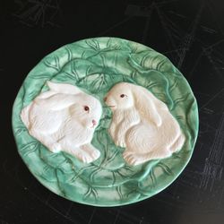 1998 CBK LTD LLC MADE IN CHINA 3D Cabbage & Rabbit Decorative 8 Inch Plate