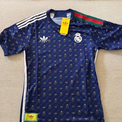 Gucci x Adidas FCB soccer Jersey BNWT Men’s Large