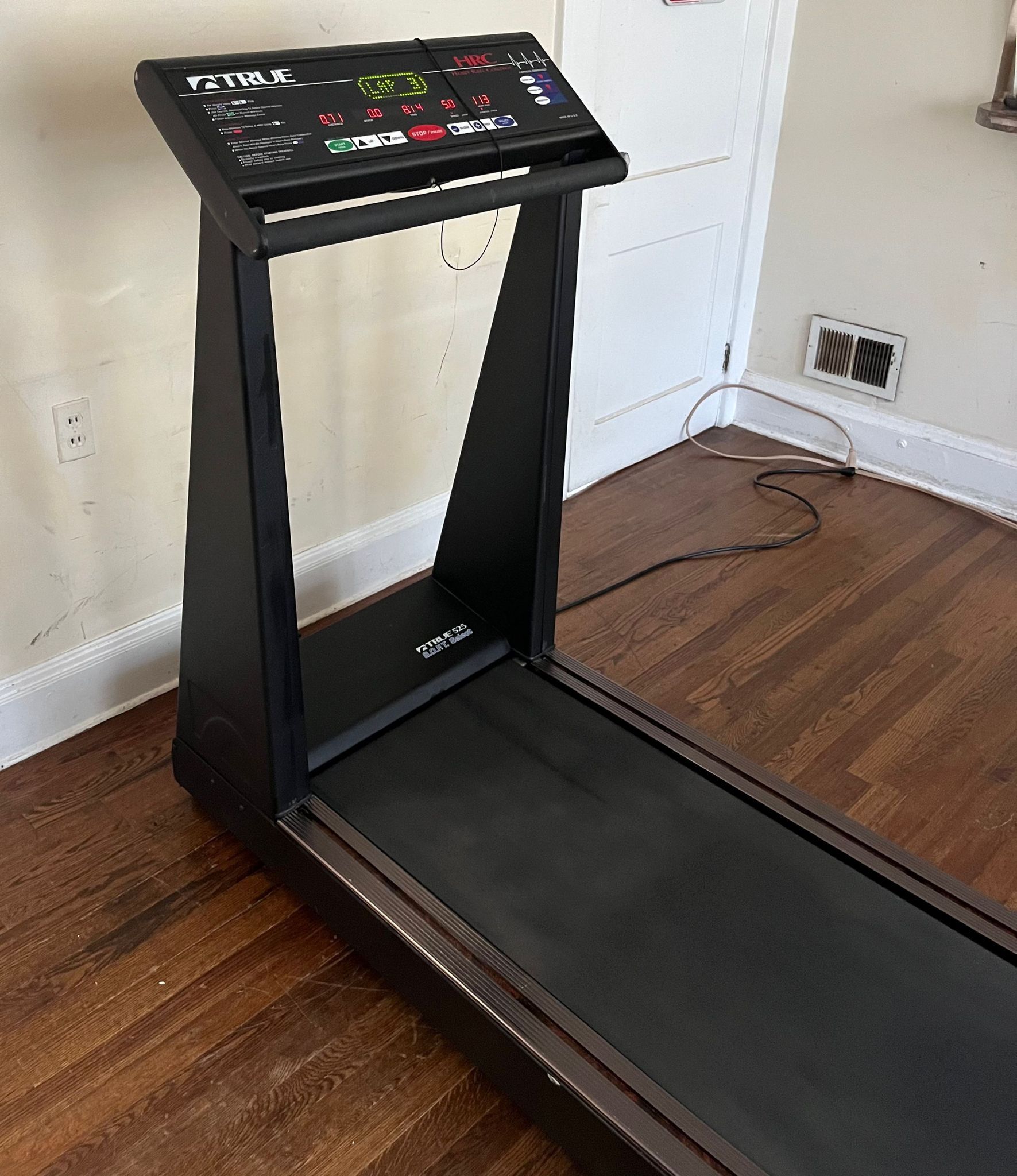 True Fitness Soft Select Treadmill for Sale in Edison NJ OfferUp