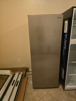 Stand Up Deep Freeze
