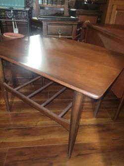 Mid-century Bassett Side / Lamp Table