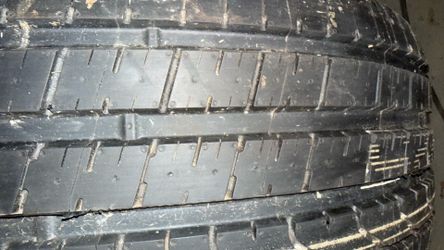 295/45/ZR20 truck tire excellent condition
