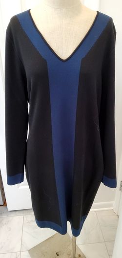 Dress//  MAX STUDIO// SZ XL  V- NECK SWEATER DRESS // VERTICAL SLIMMING STRIPE BLUE ON BLACK// NEW 