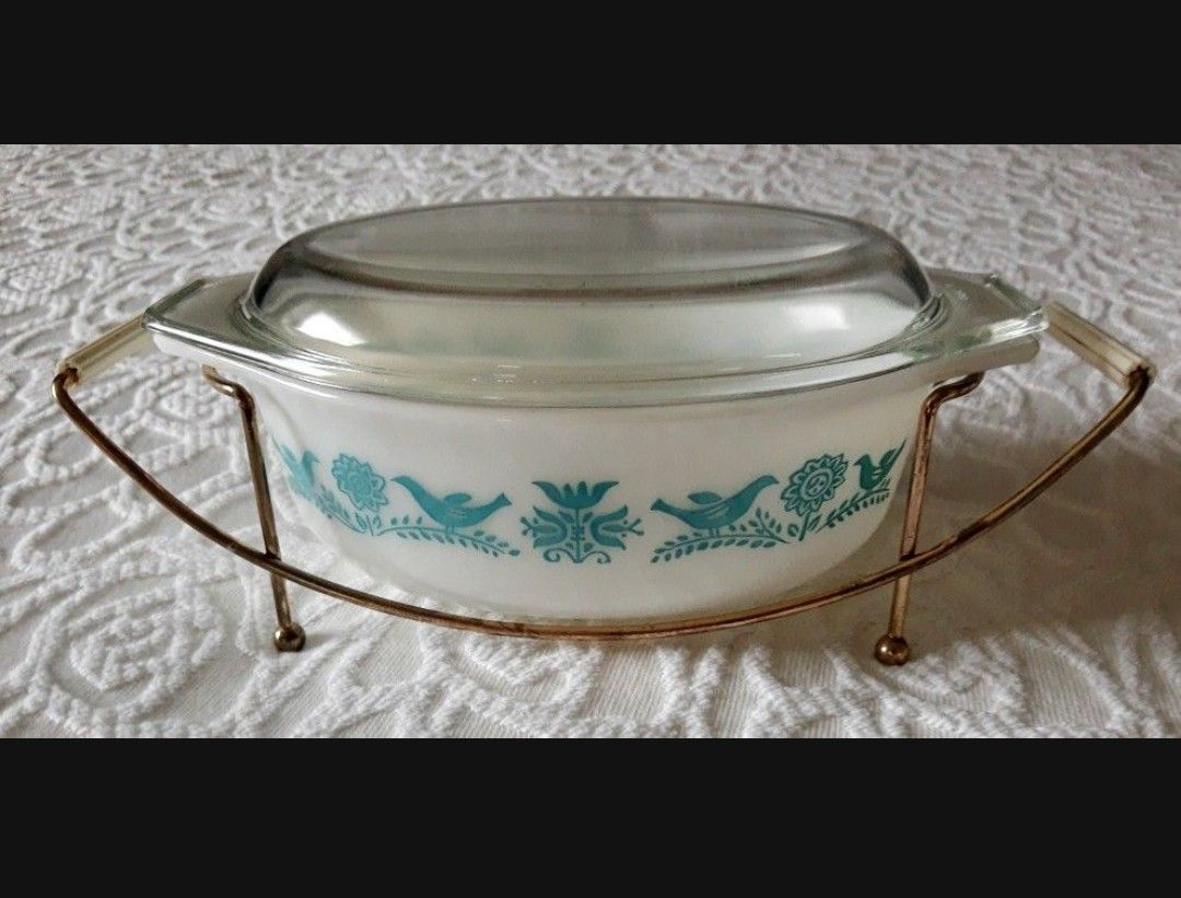 Vintage 1959-60. Pyrex. Blue Bird Design. Trivet. Casserole. Model 043