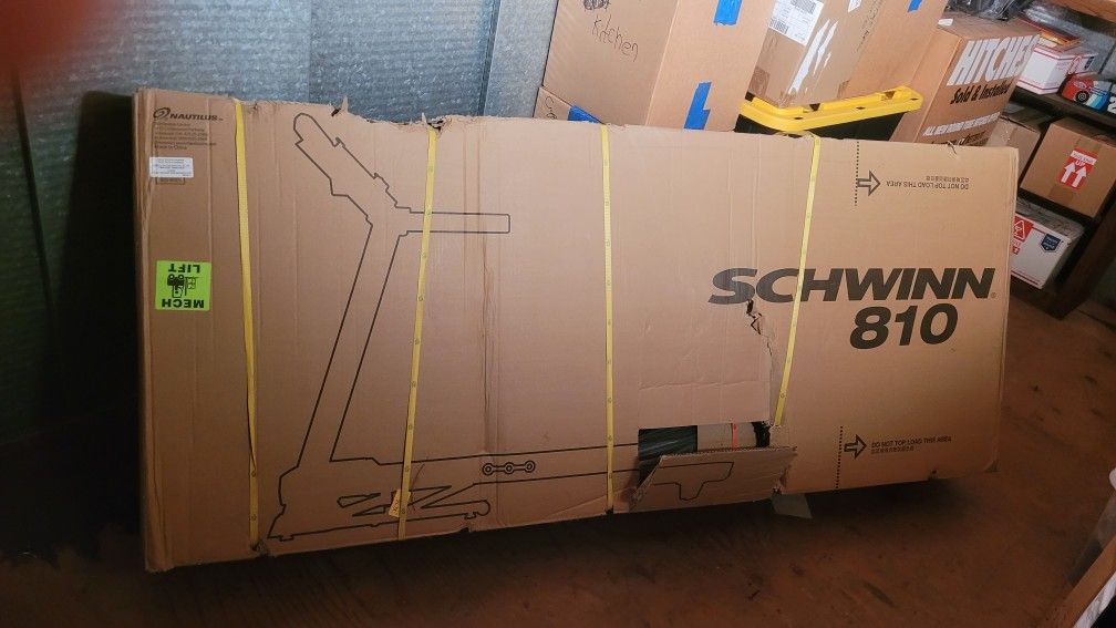 Schwinn 810 Treadmill