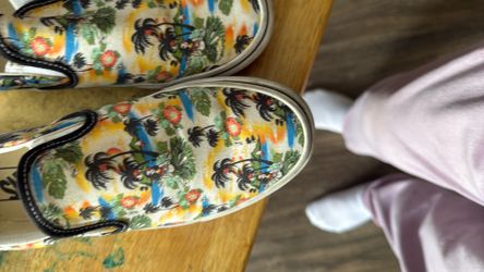 Van size 9 women