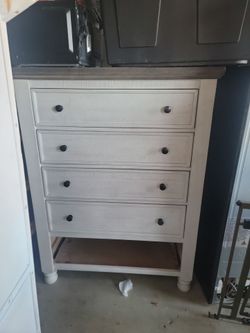 Dresser