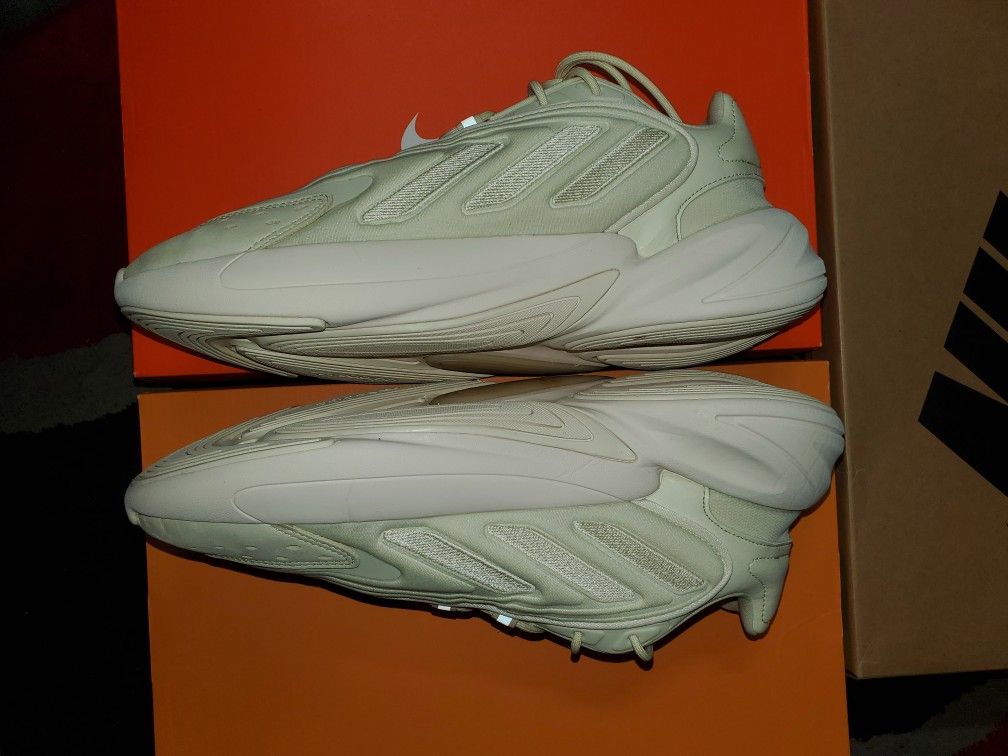 Adidas Ozelia Sand Edition. Size 9.5 Woman's